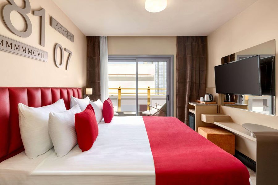 Ramada By Wyndham Istanbul Pera Istanbul — Guest room