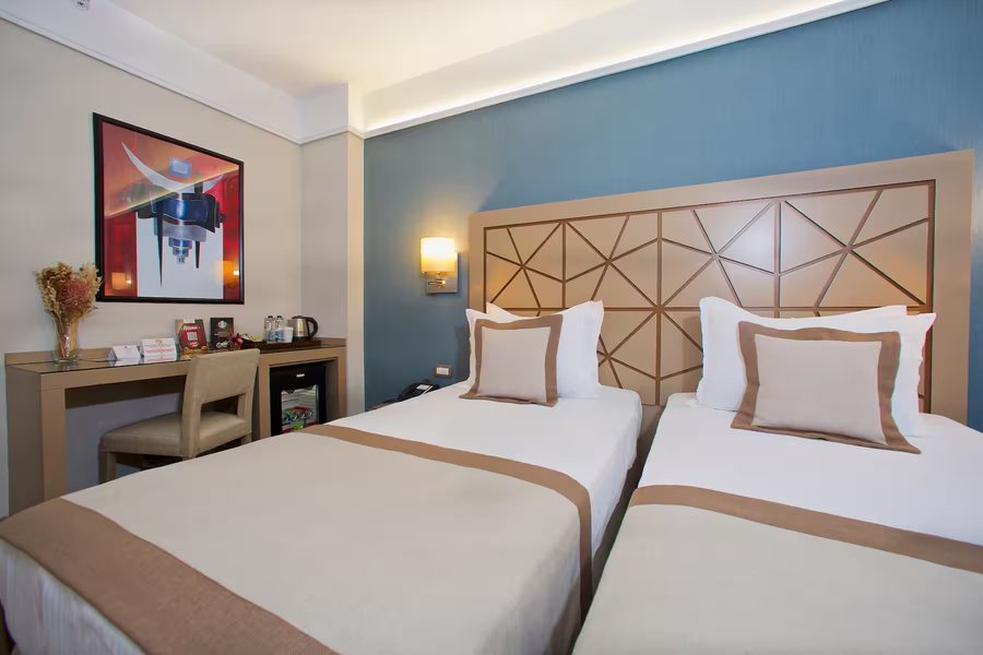 Ramada by Wyndham Istanbul Taksim Istanbul — Guest room