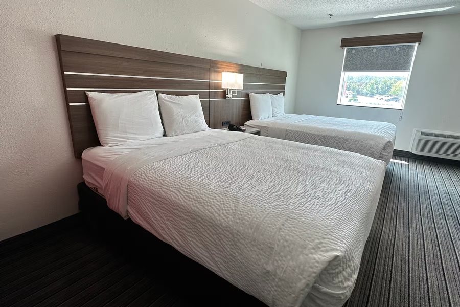 Ramada by Wyndham Lithia Springs Atlanta — Guest room