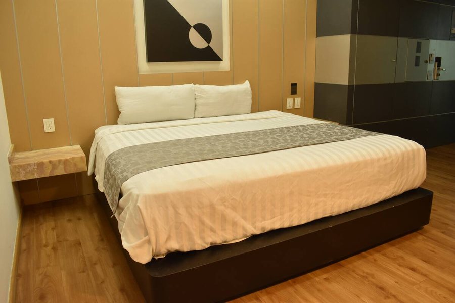 Ramada by Wyndham Mexico City Santa Fe — Guest room