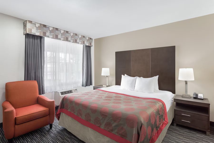 Ramada By Wyndham Monterey — Guest room