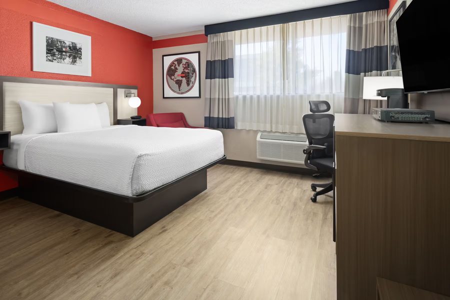 Ramada by Wyndham Parsippany — Guest room