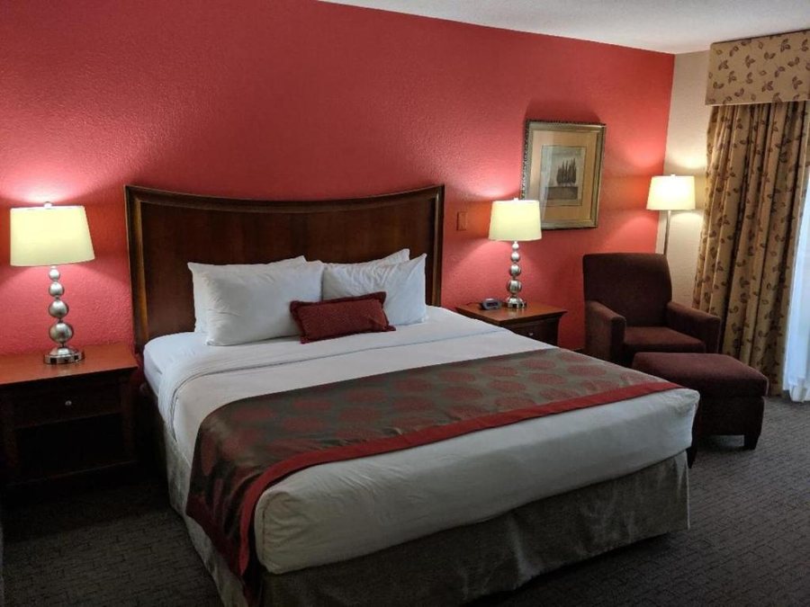 Ramada by Wyndham Raleigh — Guest room