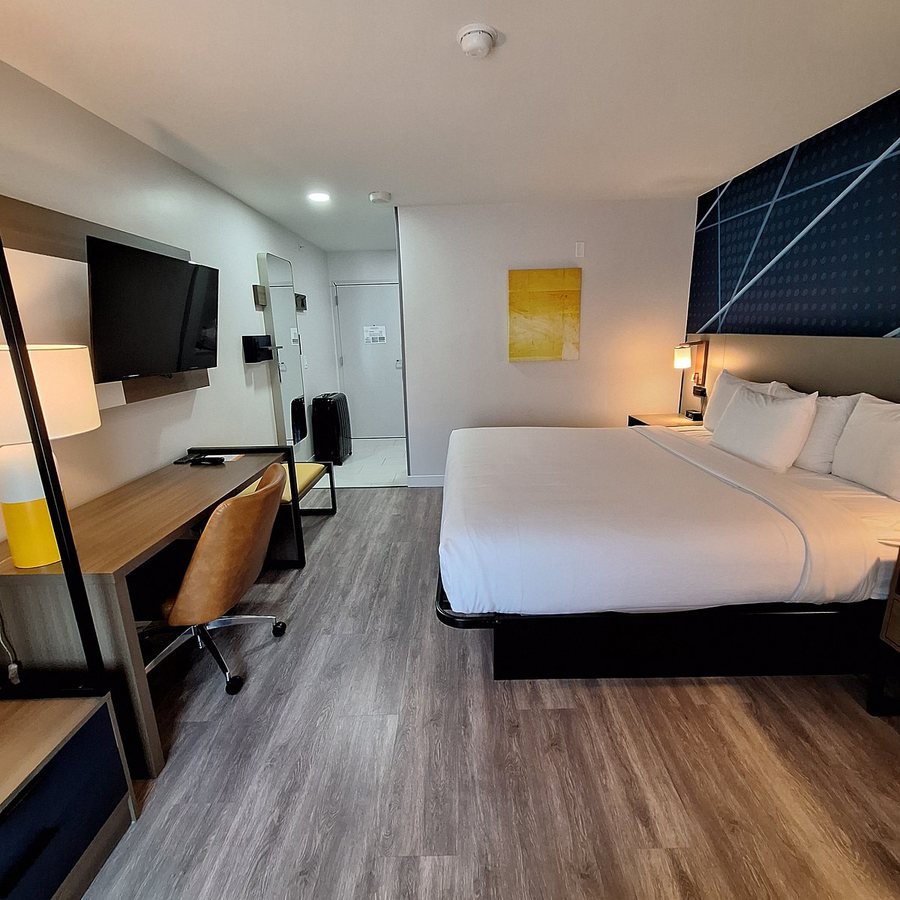 Ramada by Wyndham Salt Lake City — Guest room