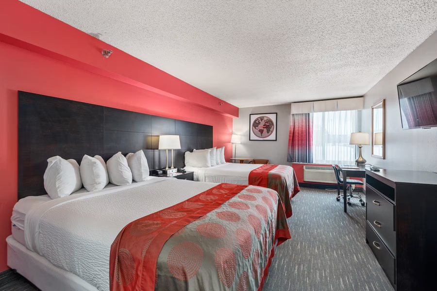 Ramada by Wyndham Sioux Falls — Guest room