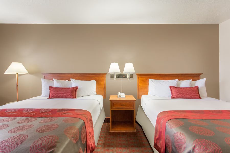 Ramada by Wyndham St George — Guest room