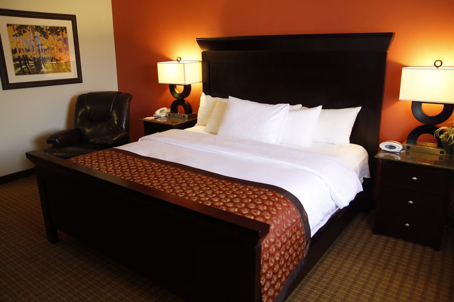 Ramada by Wyndham Viscount Suites Tucson East — Guest room