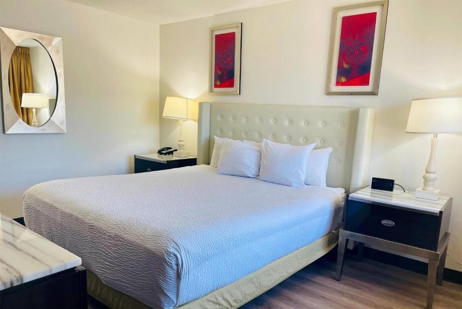 Ramada by Wyndham Yuma — Guest room