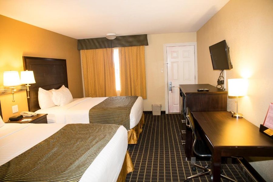 Ramada Flagstaff East — Guest room