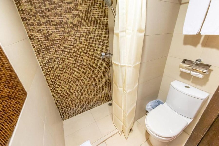 Ramada Hong Kong Harbour View — Bathroom