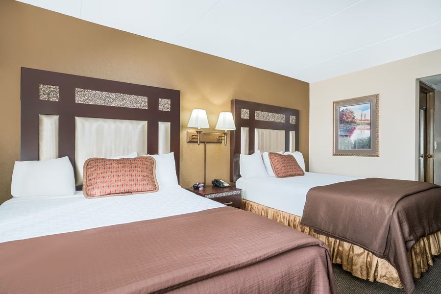 Ramada Hotel and Conference Center by Wyndham Plymouth — Guest room