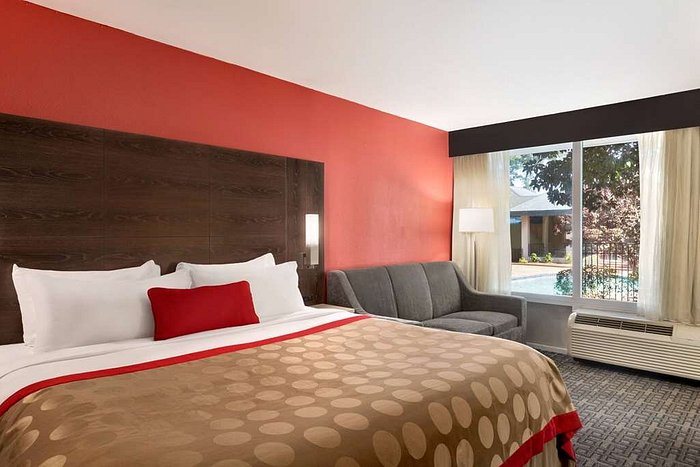 Ramada Limited Augusta Near Fort Gordon — Guest room