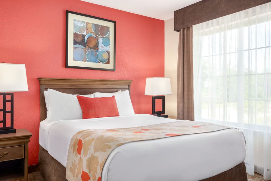 Ramada Limited Decatur — Guest room