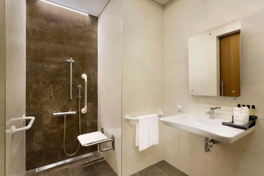 Ramada Plaza by Wyndham Istanbul Sultanahmet Istanbul — Bathroom