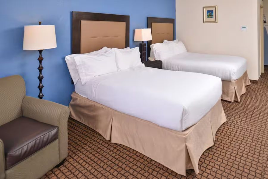 Ramada Plaza by Wyndham Sheridan Hotel Convention Center — Guest room
