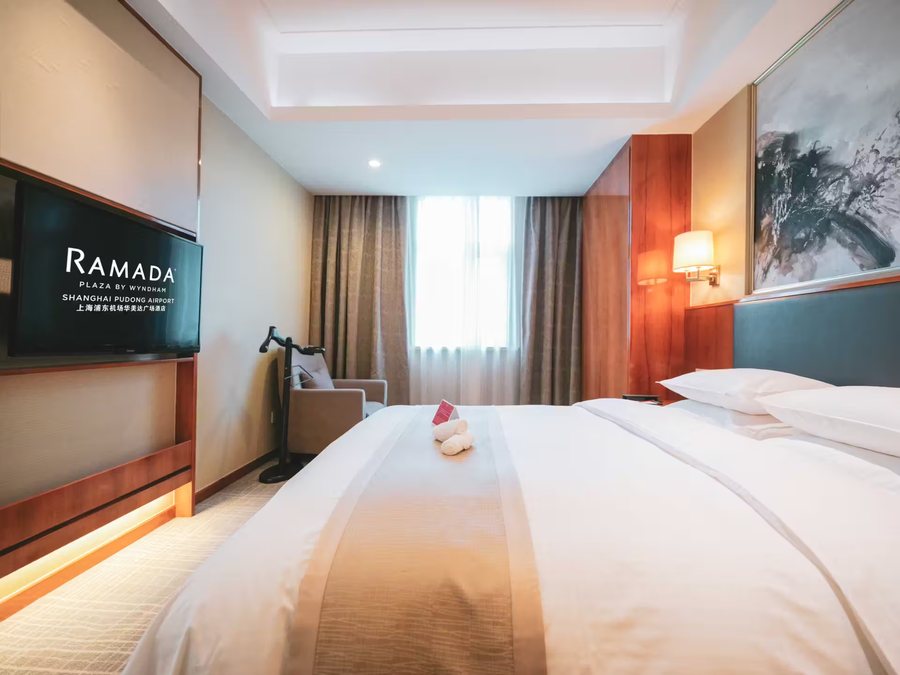 Ramada Plaza Pudong Shanghai — Guest room