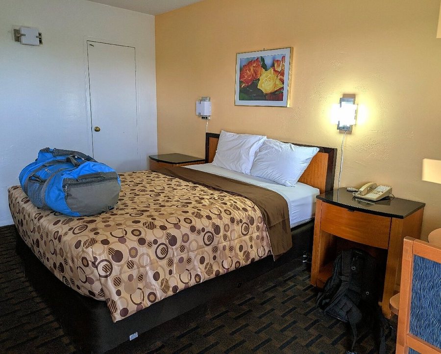 Ramblin Rose Motel — Guest room
