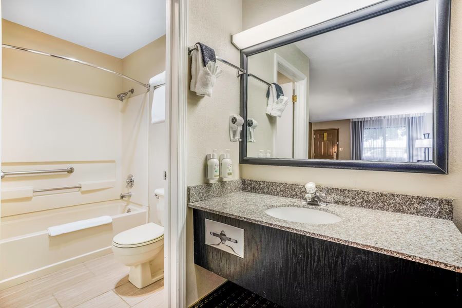 Rancho Cortez — Bathroom
