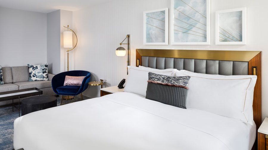 Rand Tower Hotel Minneapolis A Tribute Portfolio Hotel — Guest room