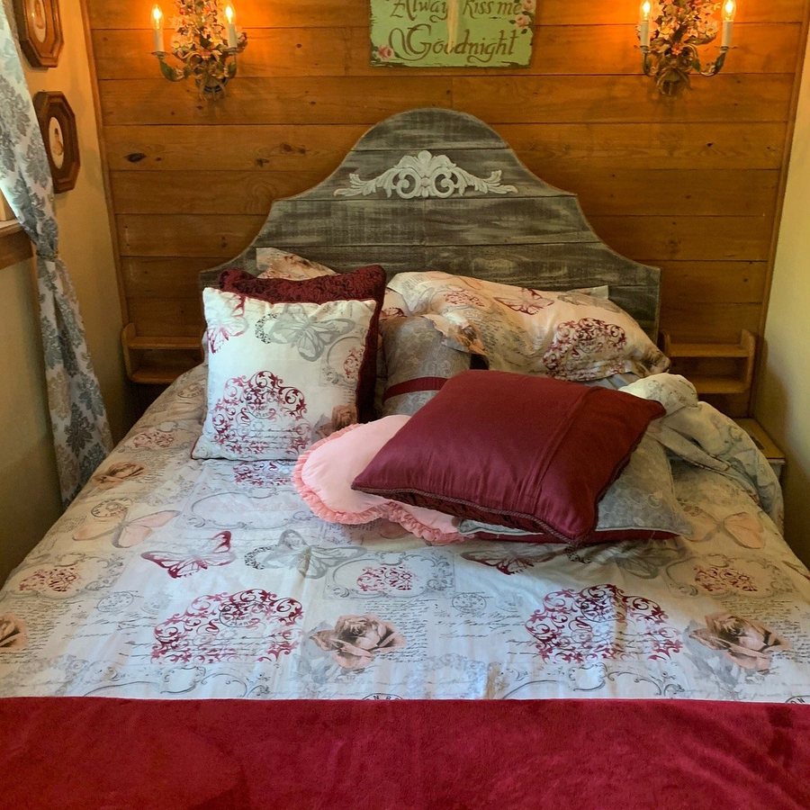 Rarumpelpunzeldornaschenwittchen — Guest room