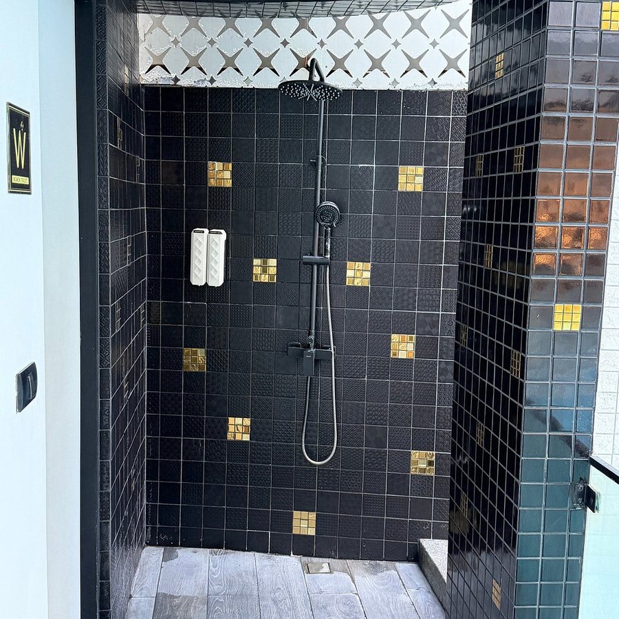 Ratri Hotel Phuket Old Town — Bathroom