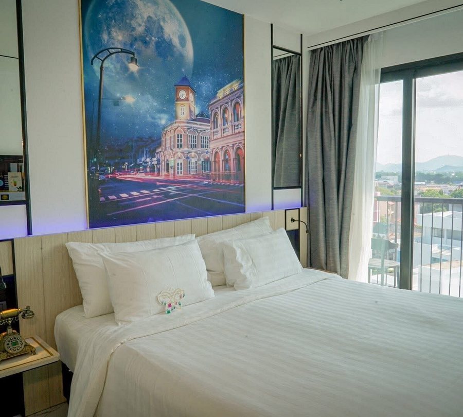 Ratri Hotel Phuket Old Town — Guest room