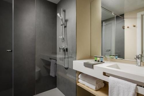 Raval House Barcelona Catalonia — Bathroom