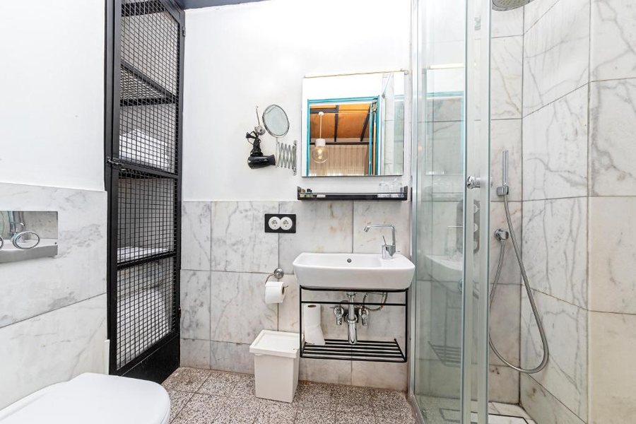Raven Suites Taksim Istanbul — Bathroom