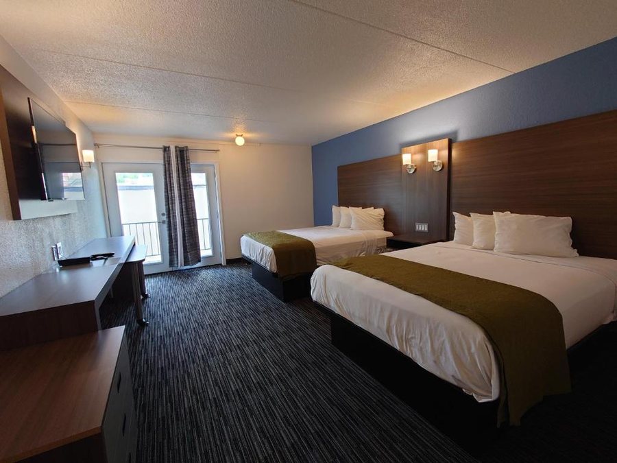 Reagan Resorts Inn — Guest room