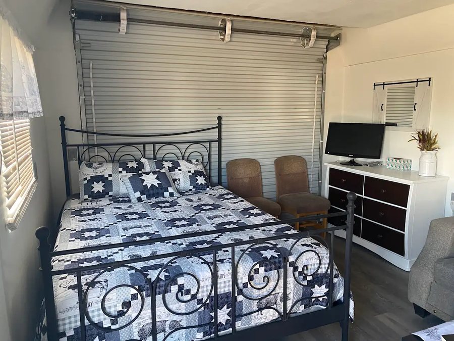 Red Barn RV Park — Guest room
