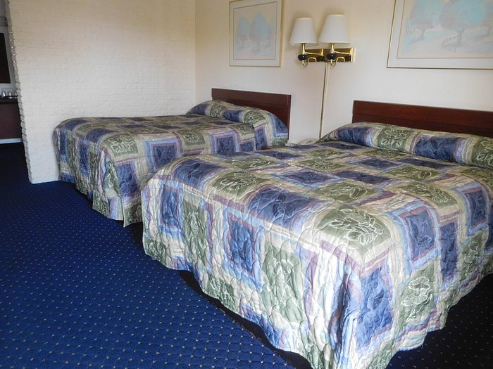 Red Carpet Inn Blacksburg — Guest room