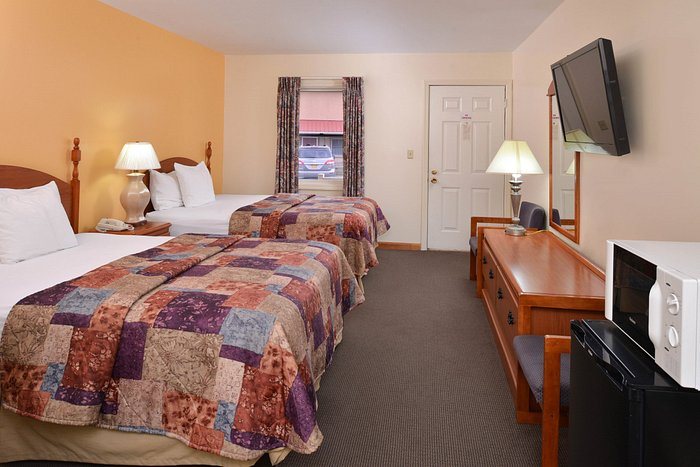 Red Carpet Inn Ronks — Guest room