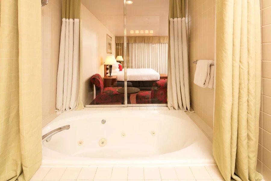 Red Lion Hotel Conference Center St George UT — Bathroom