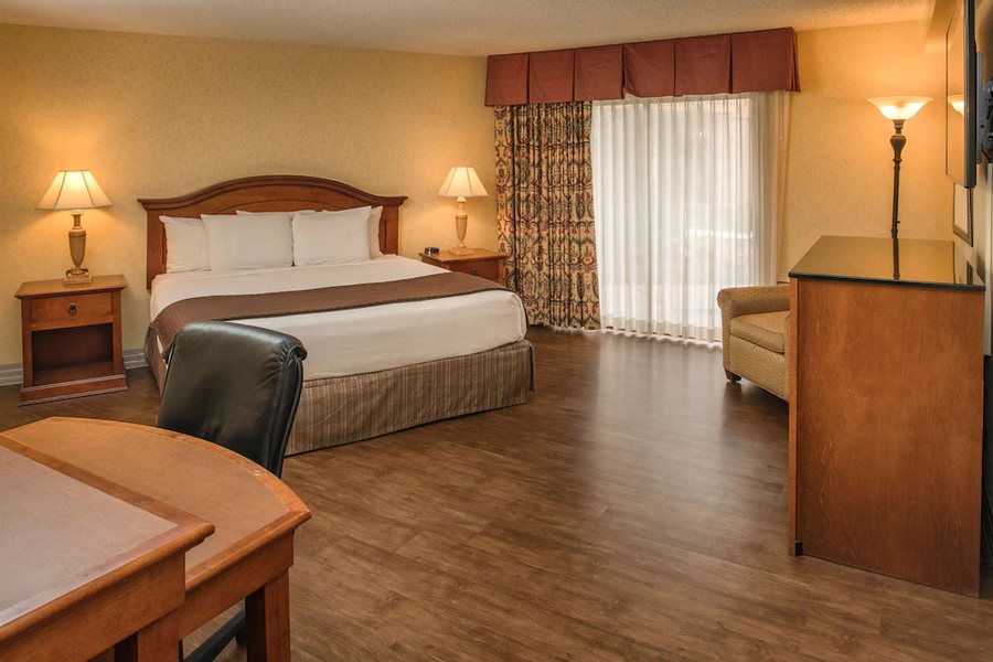 Red Lion Hotel Pasco Airport Conference Center — Guest room