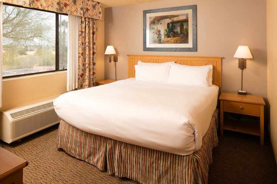 Red Lion Inn Suites Goodyear Phoenix — Guest room