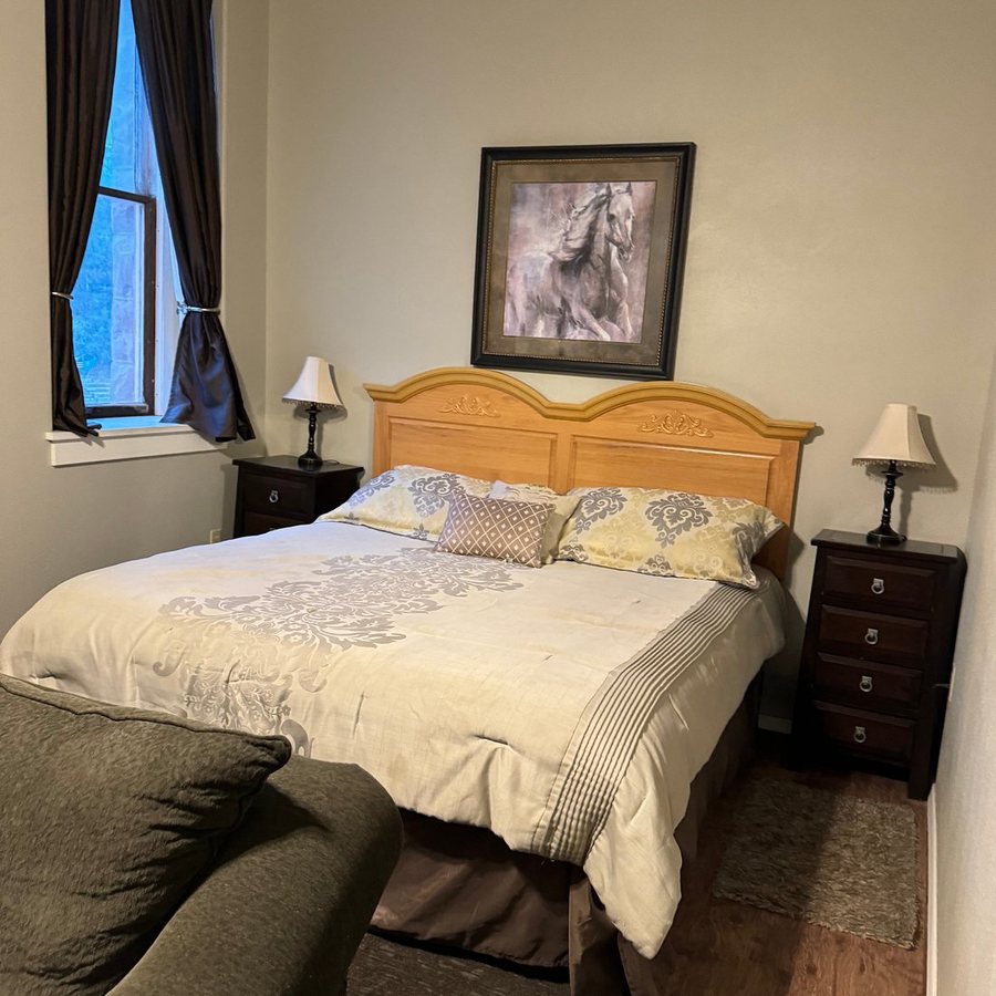 Red Rock River Resort — Guest room