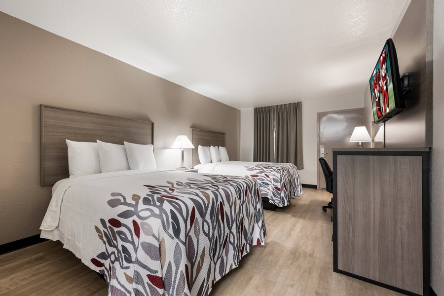 Red Roof Inn Birmingham South — Guest room