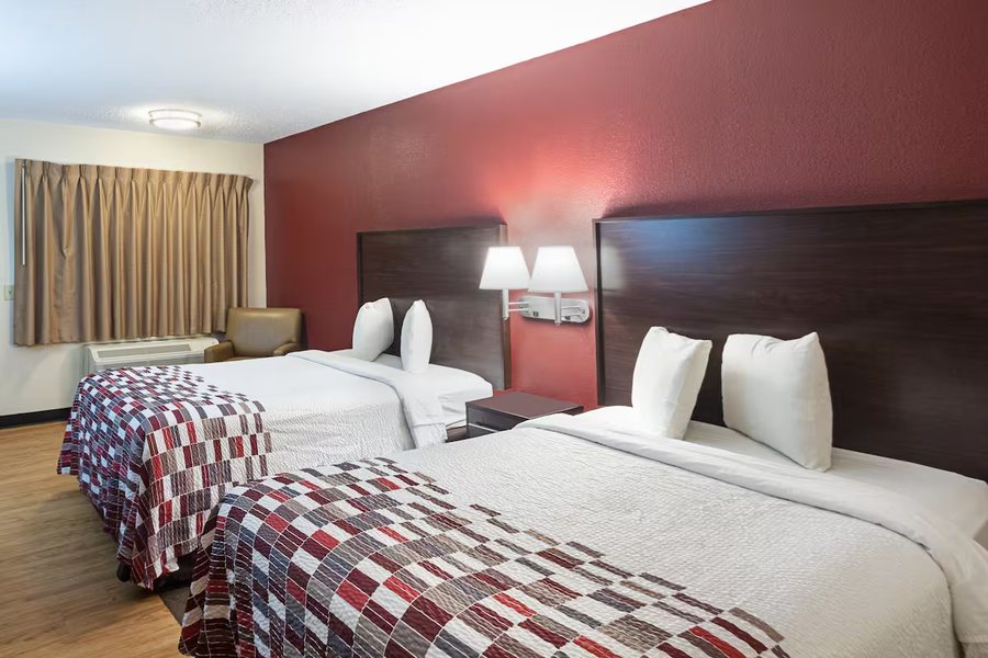 Red Roof Inn Cincinnati East Beechmont — Guest room