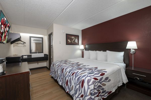 Red Roof Inn Columbia SC Airport — Guest room