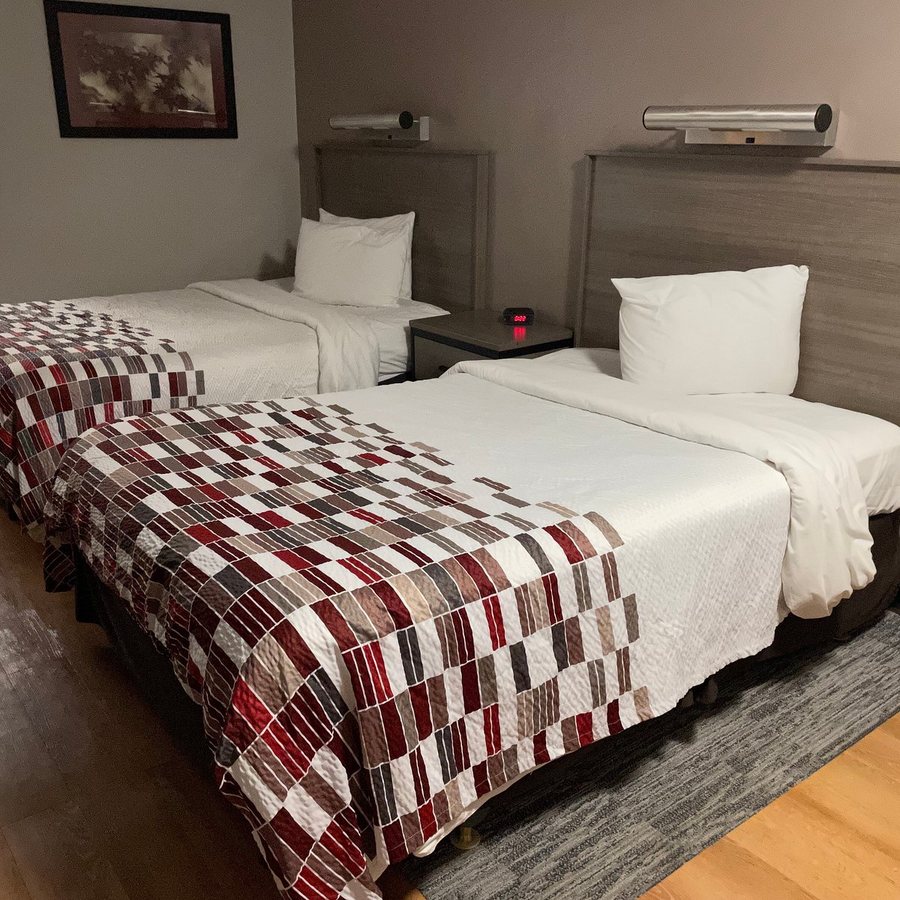 Red Roof Inn Detroit Farmington Hills — Guest room