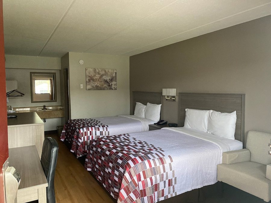 Red Roof Inn Durham Triangle Park — Guest room