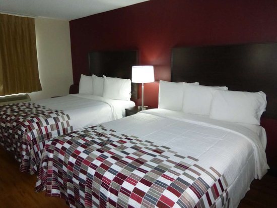 Red Roof Inn Franklin KY — Guest room