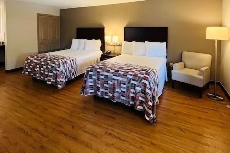Red Roof Inn Gulf Shores — Guest room