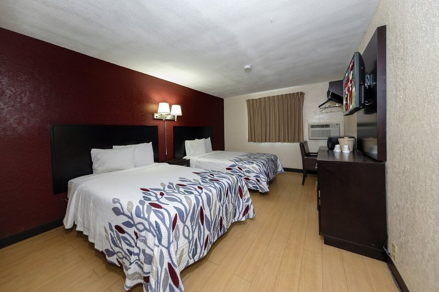 Red Roof Inn Jacksonville Cruise Port — Guest room
