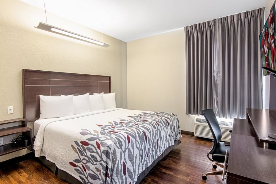 Red Roof Inn Locust Grove — Guest room