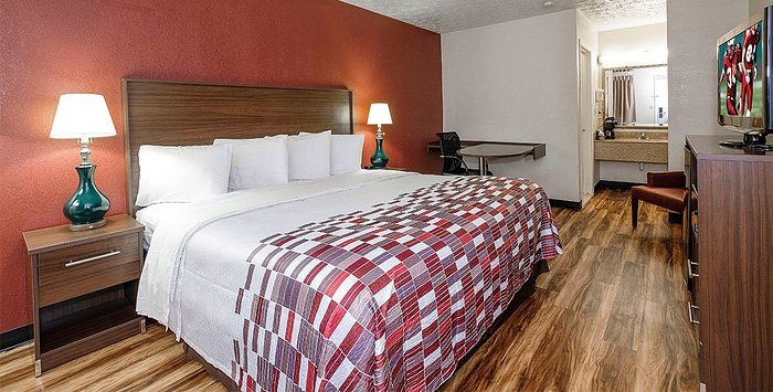 Red Roof Inn Madison WI — Guest room