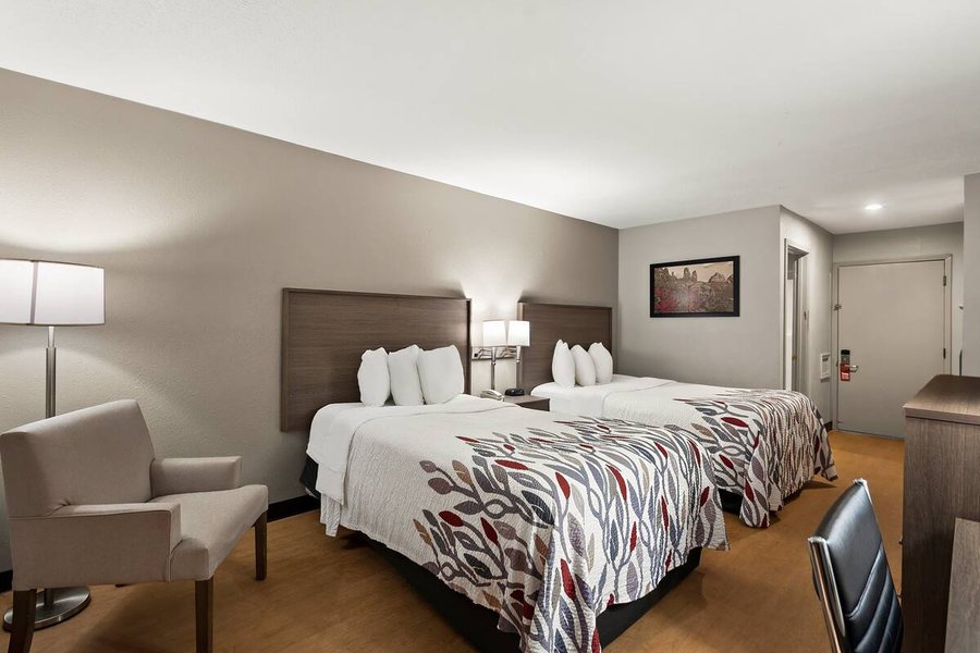 Red Roof Inn Martinsburg — Guest room