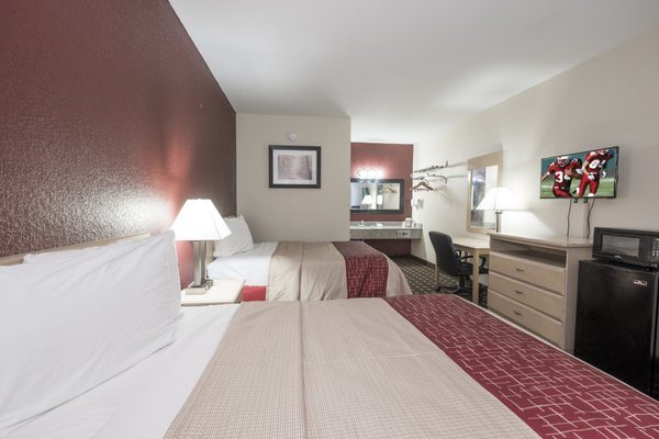 Red Roof Inn Mobile Midtown — Guest room