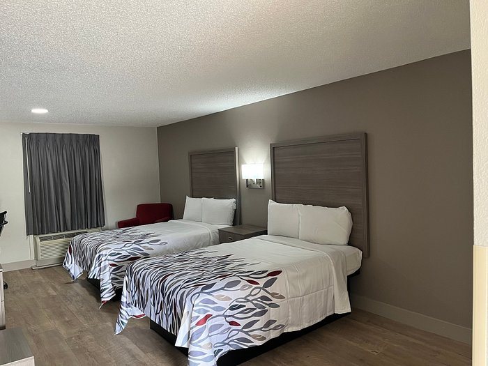 Red Roof Inn Newport News Yorktown — Guest room