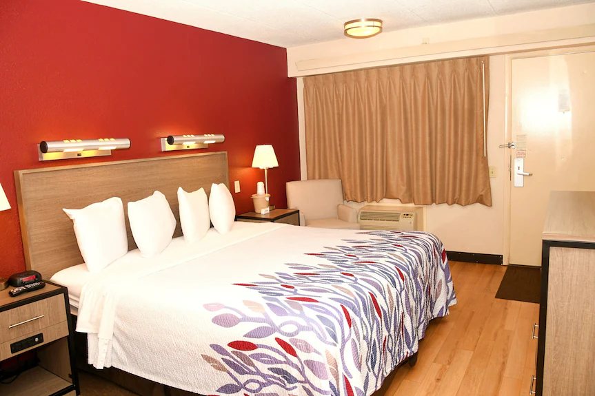 Red Roof Inn Richmond South — Guest room